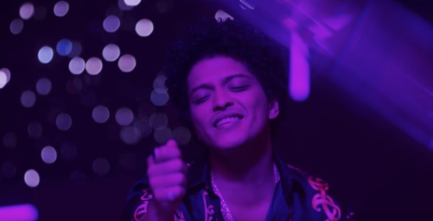 Bruno Mars – ‘Versace On The Floor’: Watch